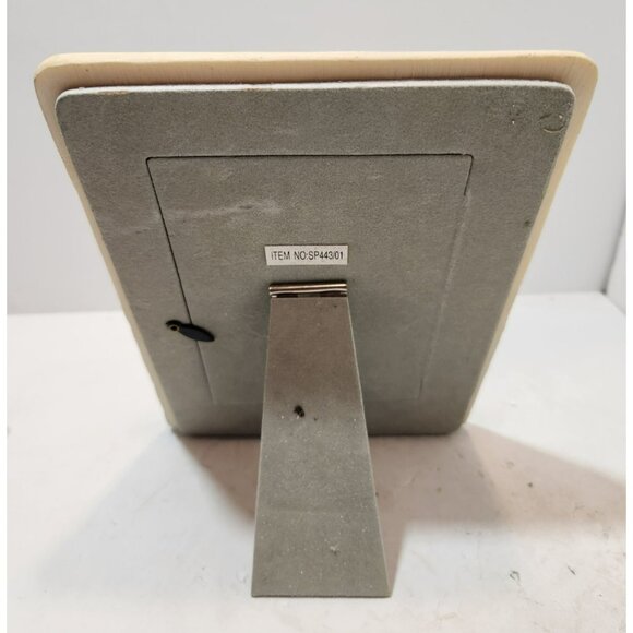 6" by 8" Hand Painted Floral Pansies 3D Picture Frame with Oval Cutout - Picture 3 of 9